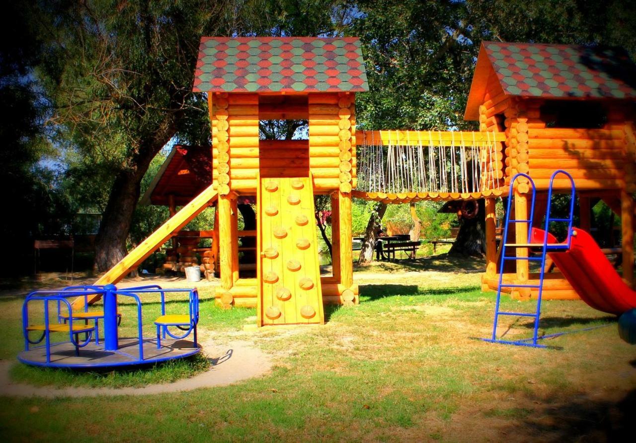 Holiday Park Dunay Kyslytsya ภายนอก รูปภาพ